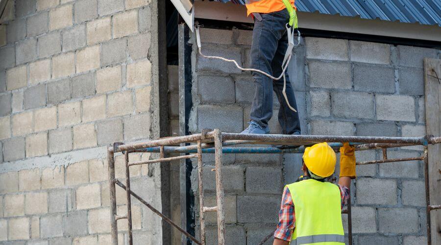 Expert Emergency Roof Repairs services in Webb City, MO